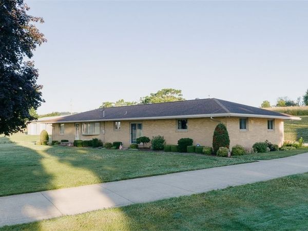 9015 Mapleton Street SE, East Canton, OH 44730