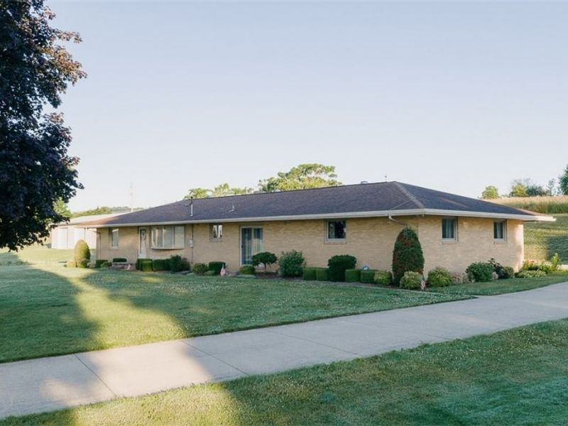 9015 Mapleton Street SE, East Canton, OH 44730 Photo 1