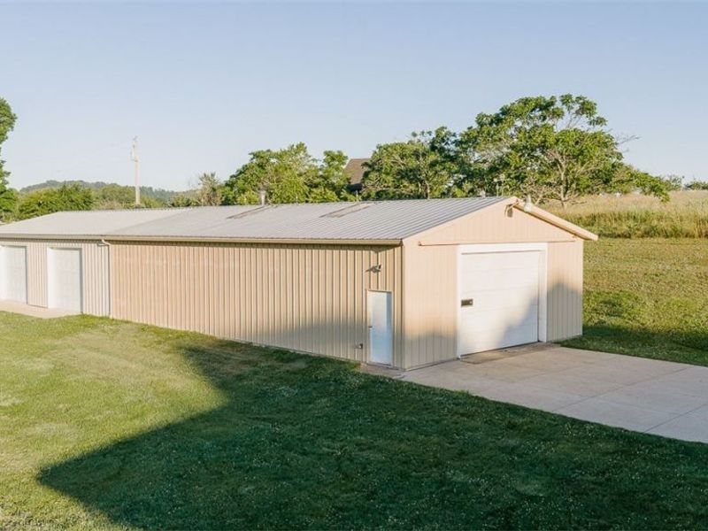 9015 Mapleton Street SE, East Canton, OH 44730 Photo 2