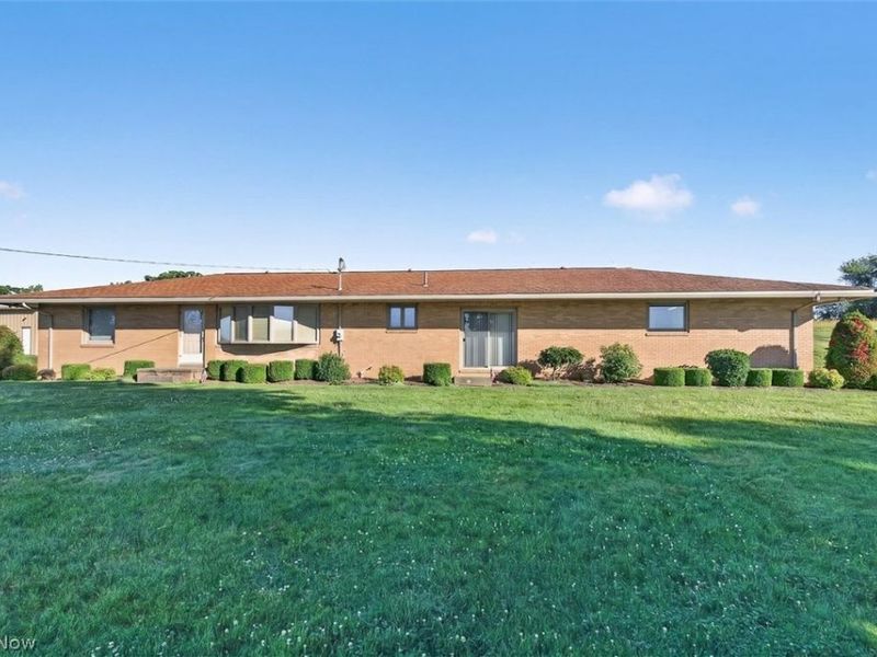 9015 Mapleton Street SE, East Canton, OH 44730 Photo 4