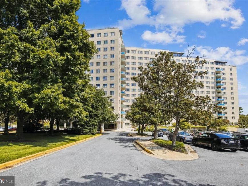 10201 Grosvenor Place , Unit 1009, Rockville, MD 20852 Main Photo