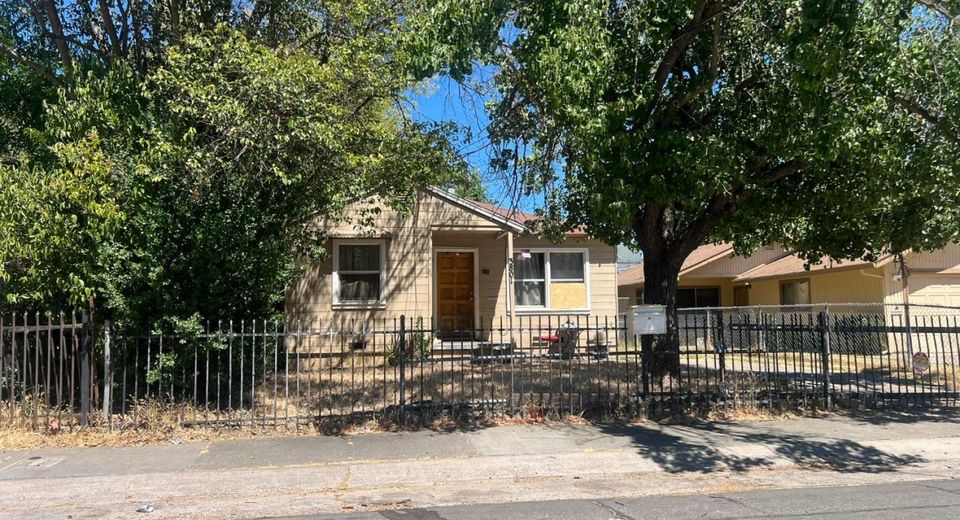 3801 35th St, Sacramento, CA 95820 Photo