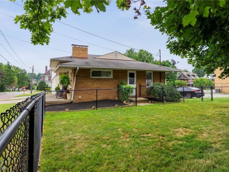 27 E Friend Street, Columbiana, OH 44408 Photo 3