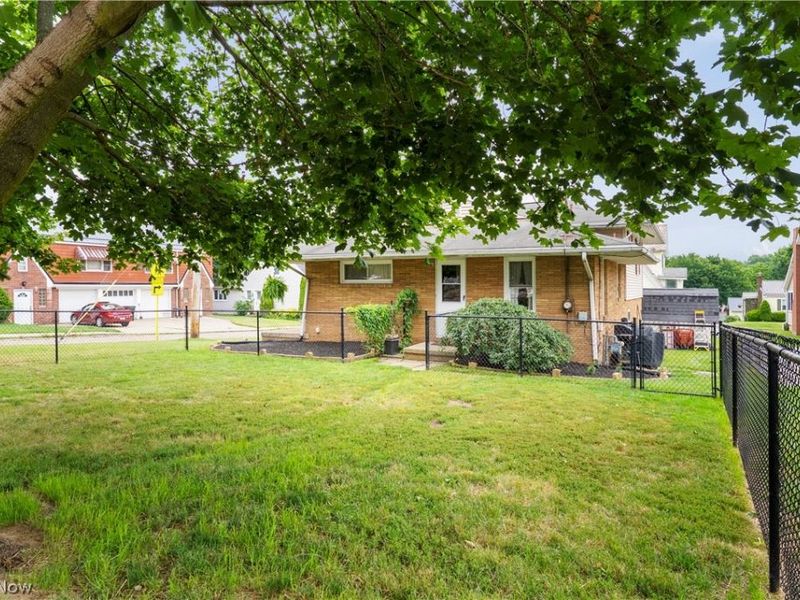 27 E Friend Street, Columbiana, OH 44408 Photo 4