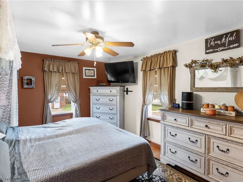 27 E Friend Street, Columbiana, OH 44408 Photo 9
