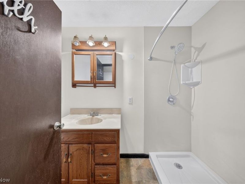 134-136 Brookfield Street, Louisville, OH 44641 Photo 12