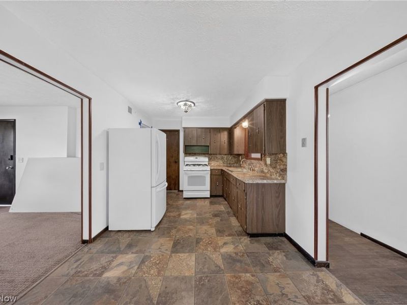 134-136 Brookfield Street, Louisville, OH 44641 Photo 5