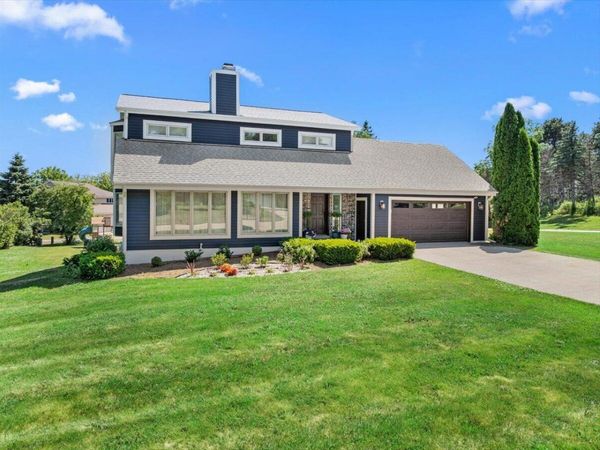 16865 Eldorado Dr, Brookfield, WI 53005