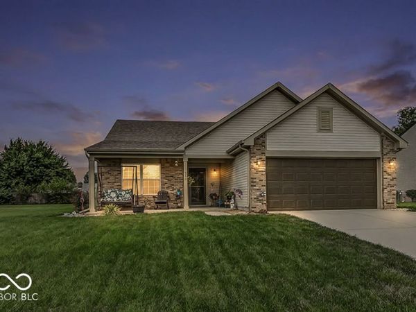 672 Grassy Bend Drive , Greenwood, IN 46143