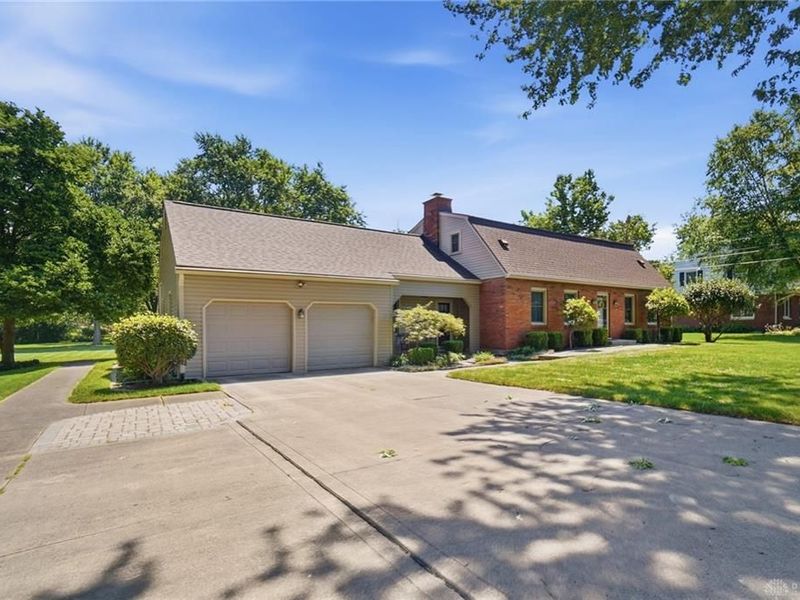 2221 Fiesta Drive, Troy, OH 45373 Photo 3