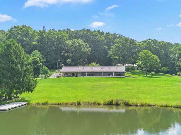 5662 E St Rd 54 Highway, Bloomfield, IN 47424