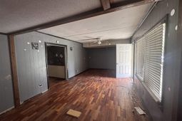 352 Bayview Cir photo 4