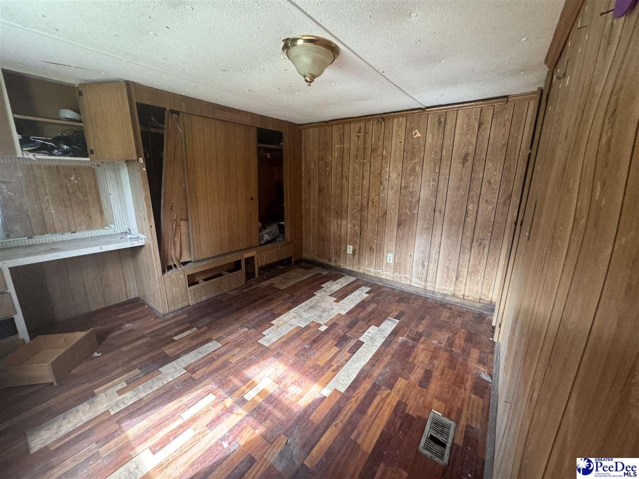 352 Bayview Cir Photo 4