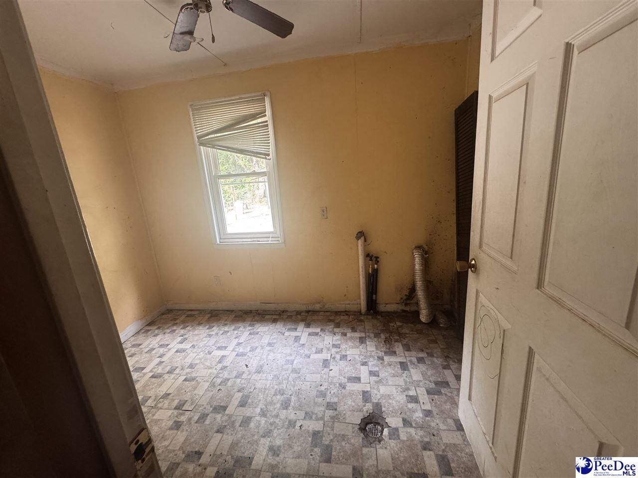 352 Bayview Cir Photo 6