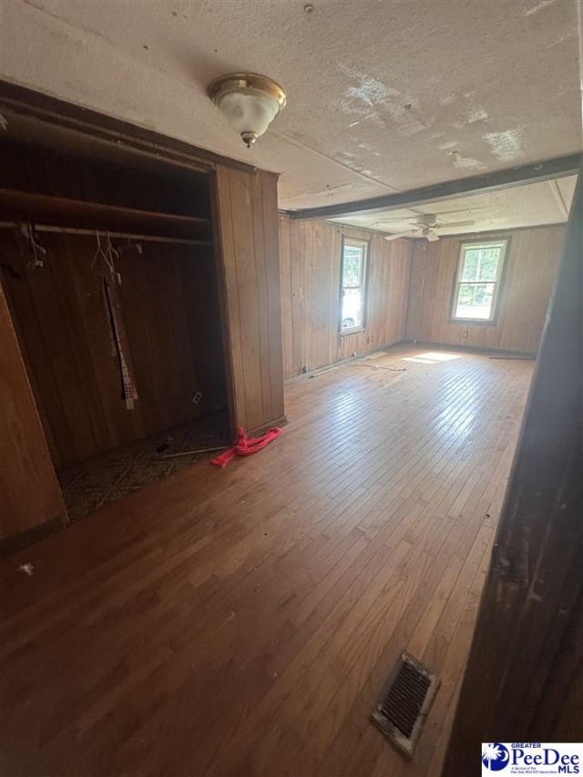 352 Bayview Cir Photo 7