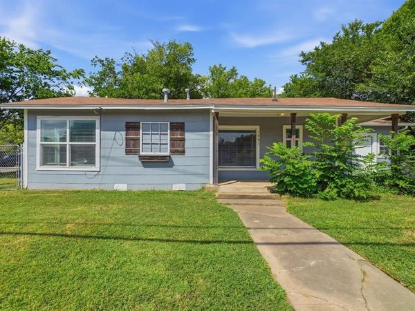 1401 Granbury Street, Cleburne, TX 76033