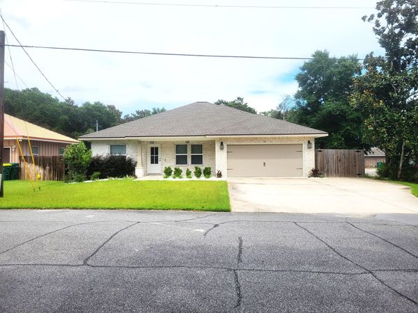 101 Doodle Avenue, Fort Walton Beach, FL 32547
