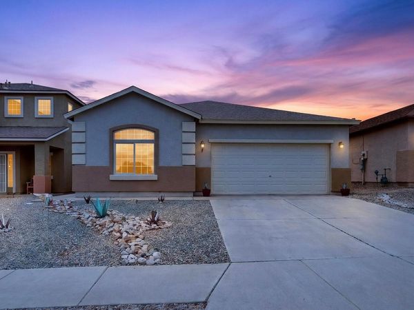 2841 Cabernet Street SW, Albuquerque, NM 87121