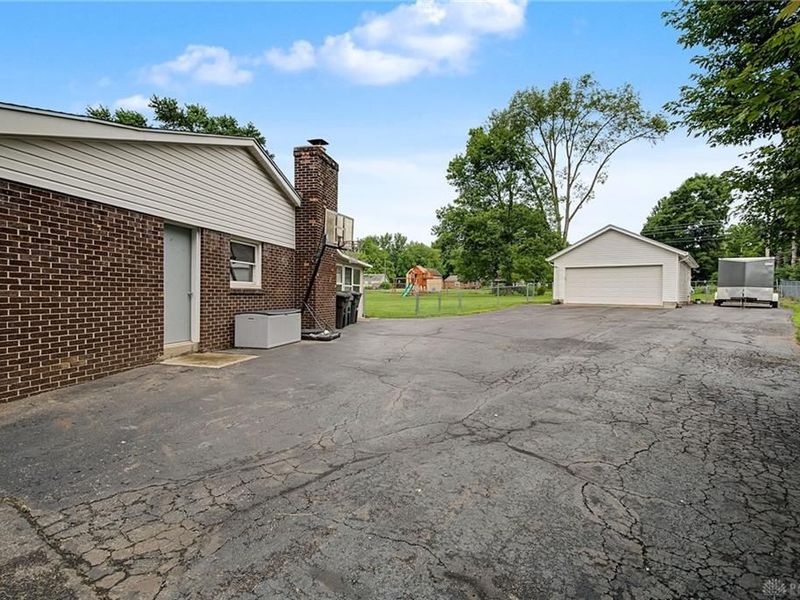 1545 Gunther Drive, Bellbrook, OH 45305 Photo 10