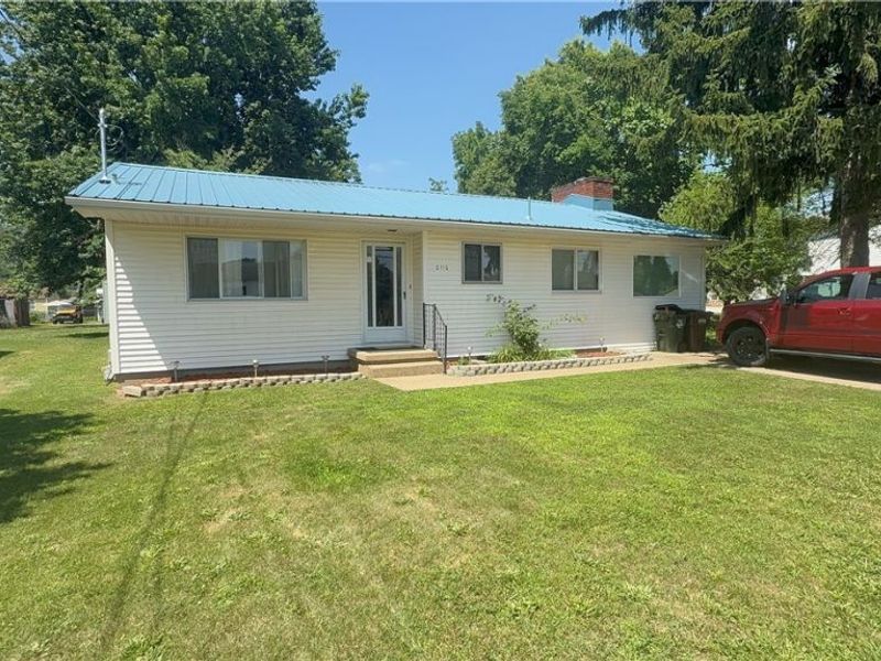 2110 Rockland Ave, Belpre, OH 45714 Photo 2