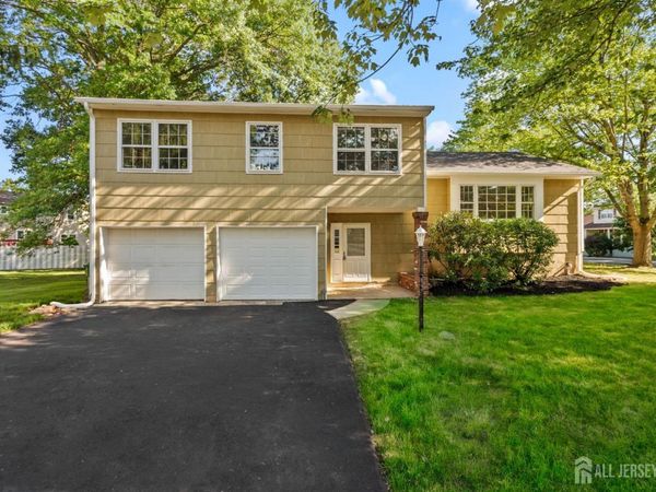 17 Meredith Road, Edison, NJ 08817