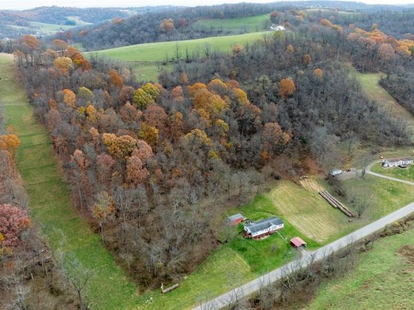 452 Sugar Run Rd, Waynesburg, PA 15370