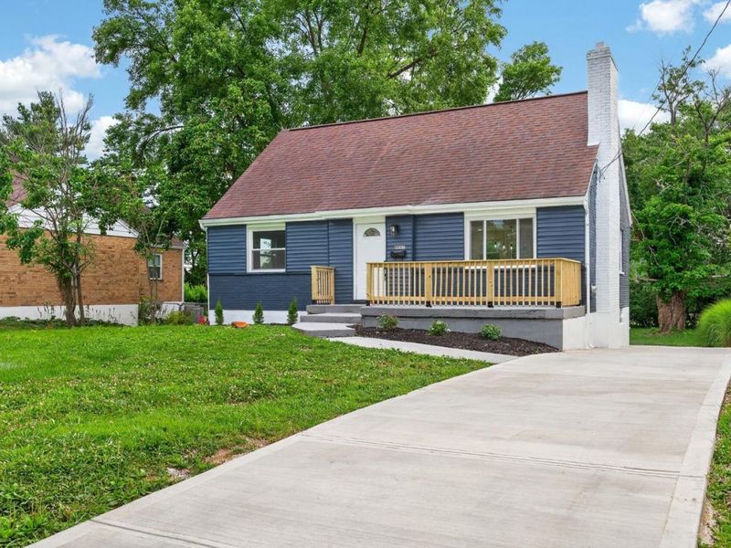 8957 Plainfield Road, Sycamore Township, OH 45236 Photo 2