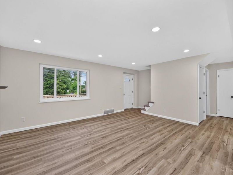 8957 Plainfield Road, Sycamore Township, OH 45236 Photo 7