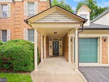 7256 GLEN HOLLOW COURT, Unit 2, ANNANDALE, VA 22003