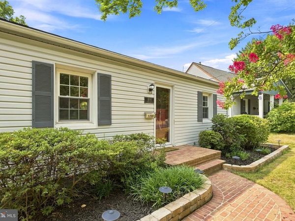 1200 N ROOSEVELT STREET, ARLINGTON, VA 22205