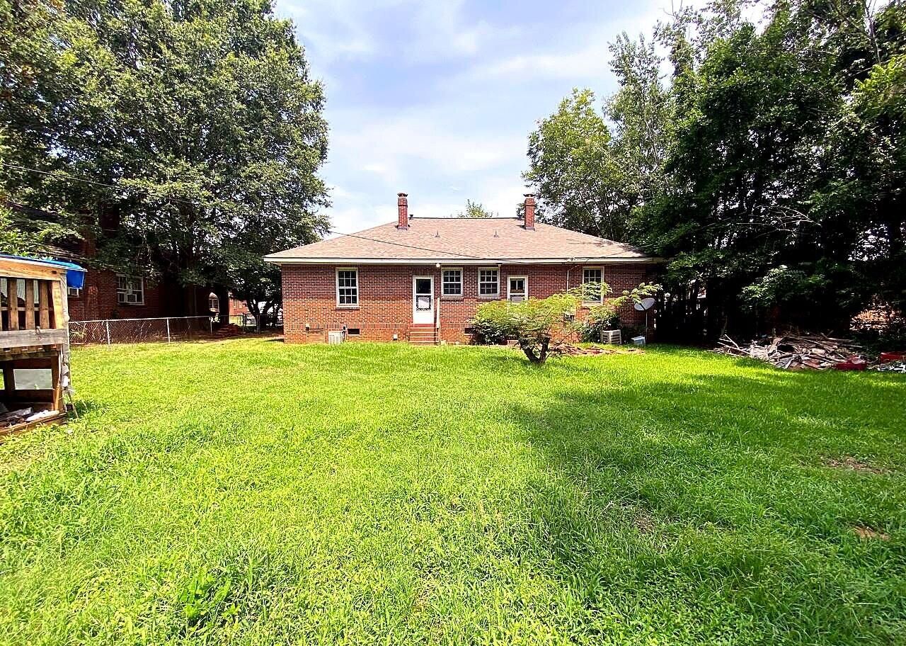 747 Holloway Avenue Photo 4