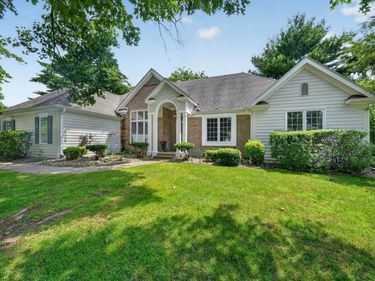 52592 Willow Bend Drive, Granger, IN 46530