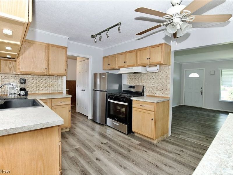 6117 Ira Avenue, Brooklyn, OH 44144 Photo 9