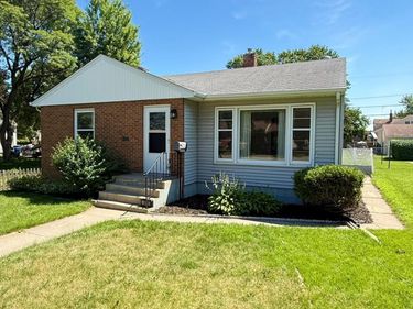 615 2nd Avenue NW, New Brighton, MN 55112