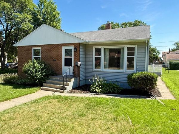 615 2nd Avenue NW, New Brighton, MN 55112