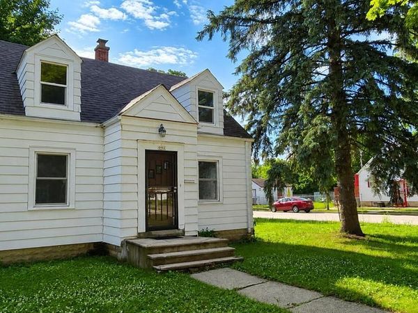 4902 N 19th STREET, Milwaukee, WI 53209