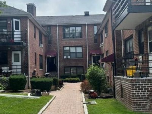 33 Van Wart Avenue , White Plains, NY 10606