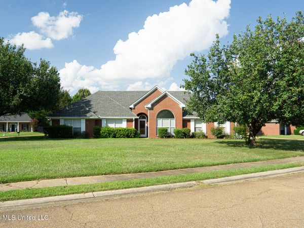 450 Fairfield Drive, Madison, MS 39110