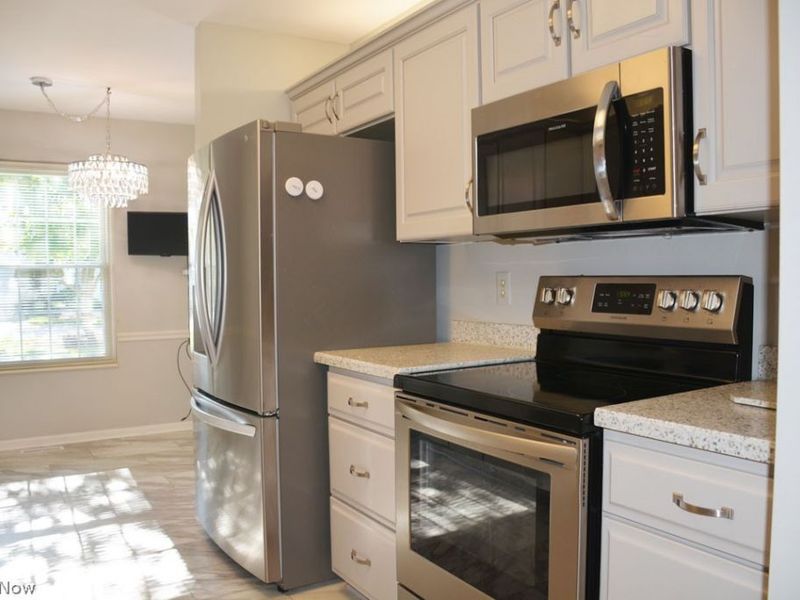 5999 Halle Farm Drive, Unit A, Willoughby, OH 44094 Photo 9