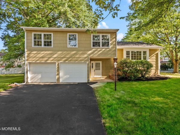 17 Meredith Road, Edison, NJ 08817