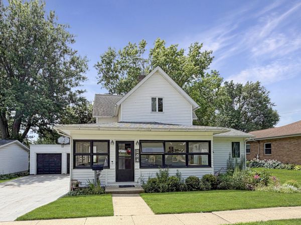 204 W Pearl Street , Lanark, IL 61046