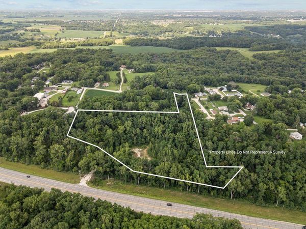 5032 W River Drive , Davenport, IA 52802