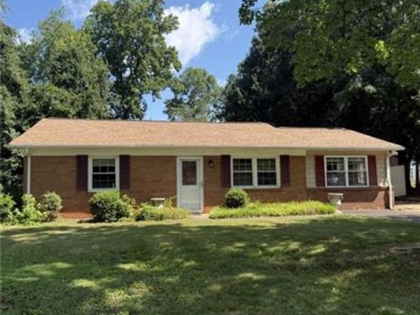 122 Redwood Bend , King, NC 27021