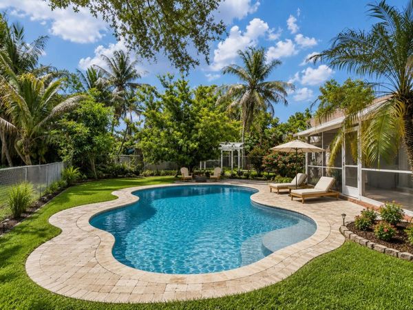 3930 NW 79th Way, Davie, FL 33024