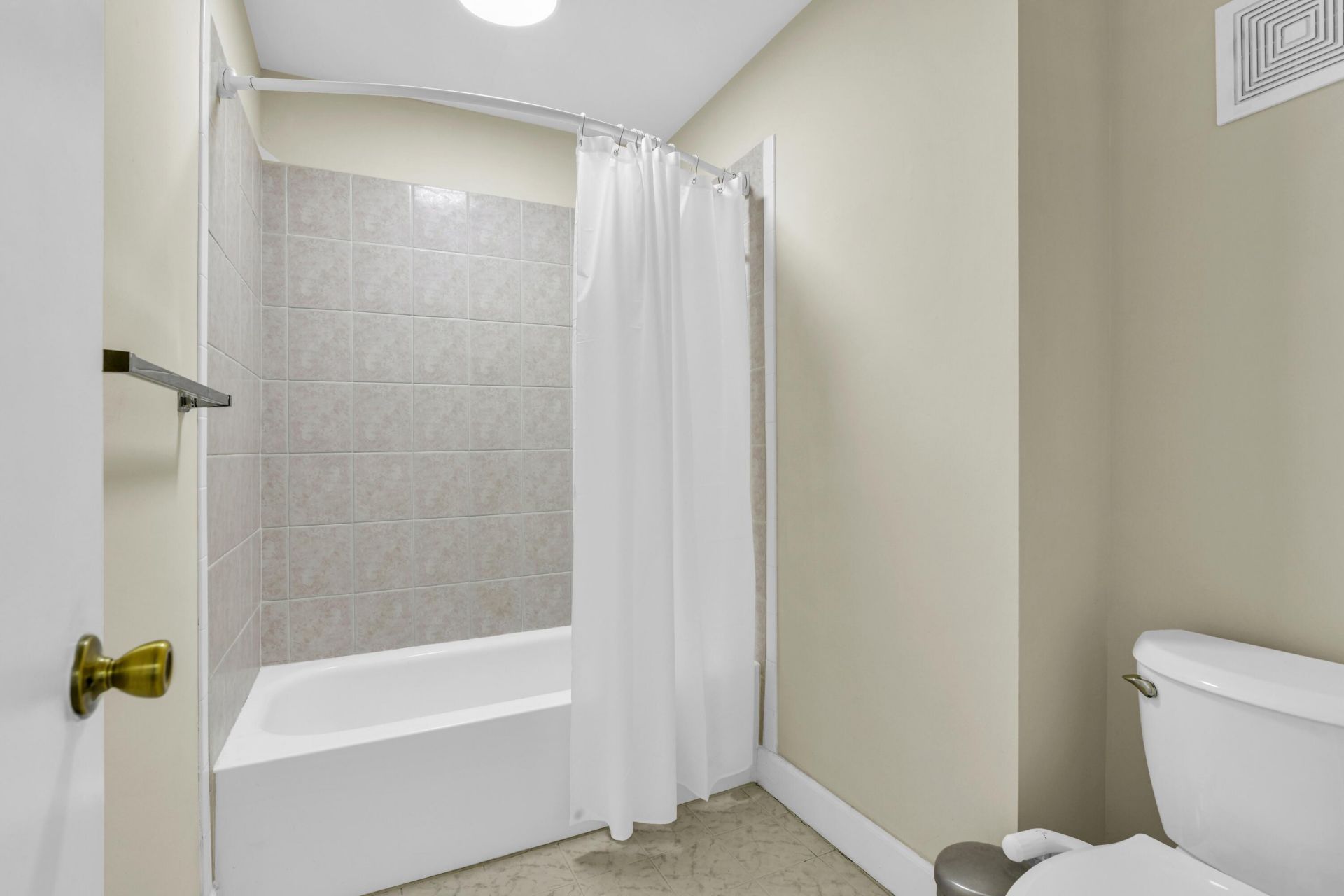 3930 NW 79th Way, Davie, FL 33024 Photo