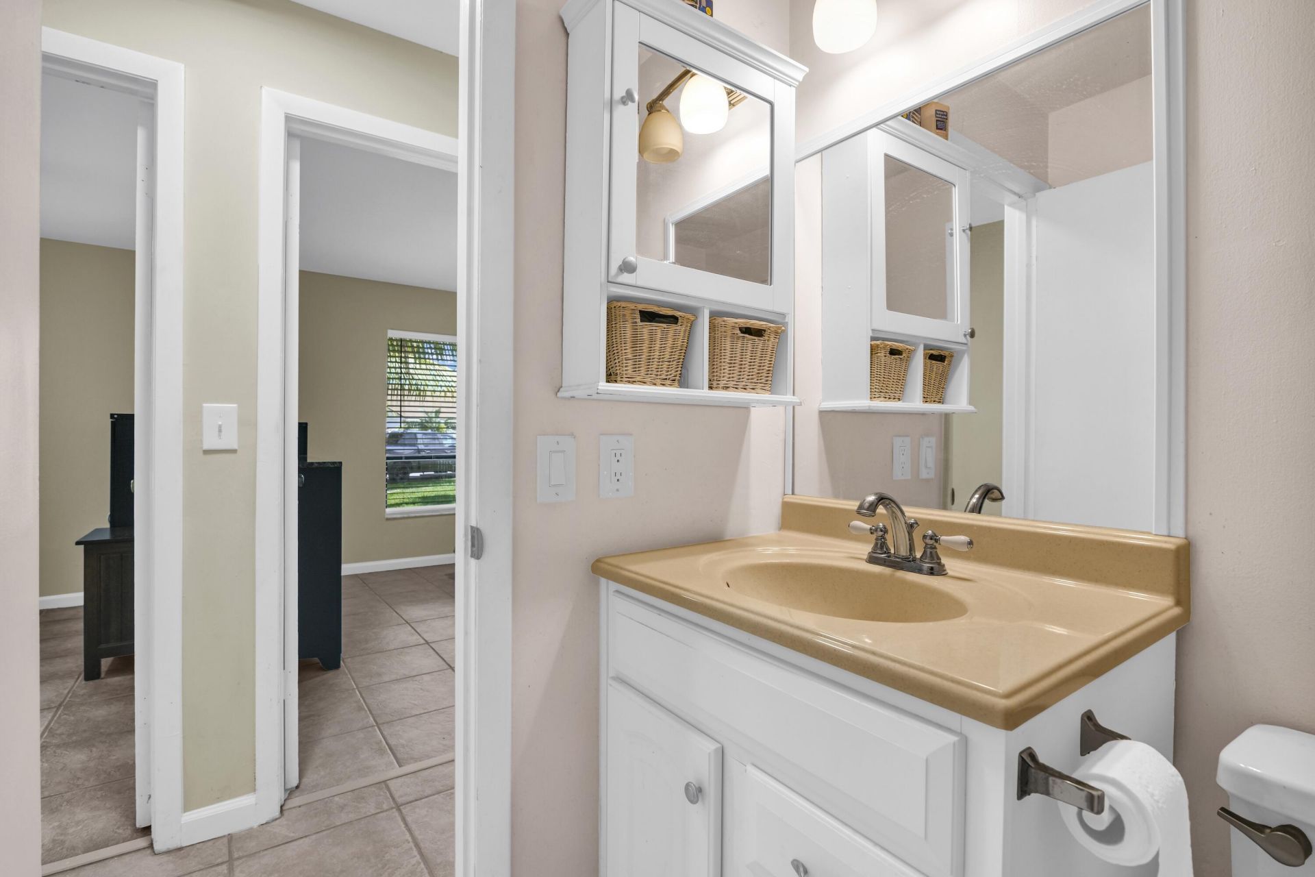 3930 NW 79th Way, Davie, FL 33024 Photo
