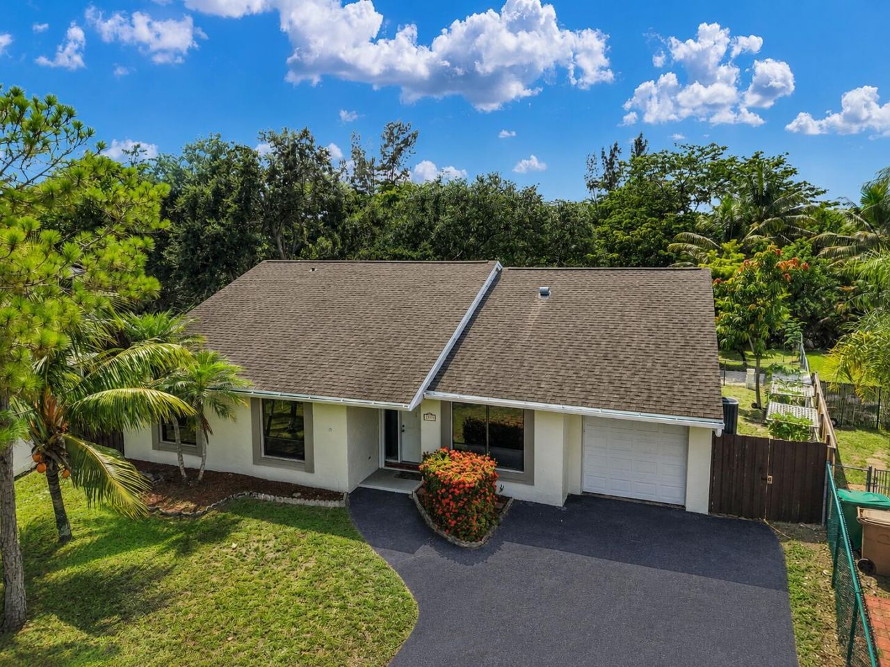 3930 NW 79th Way, Davie, FL 33024 Photo