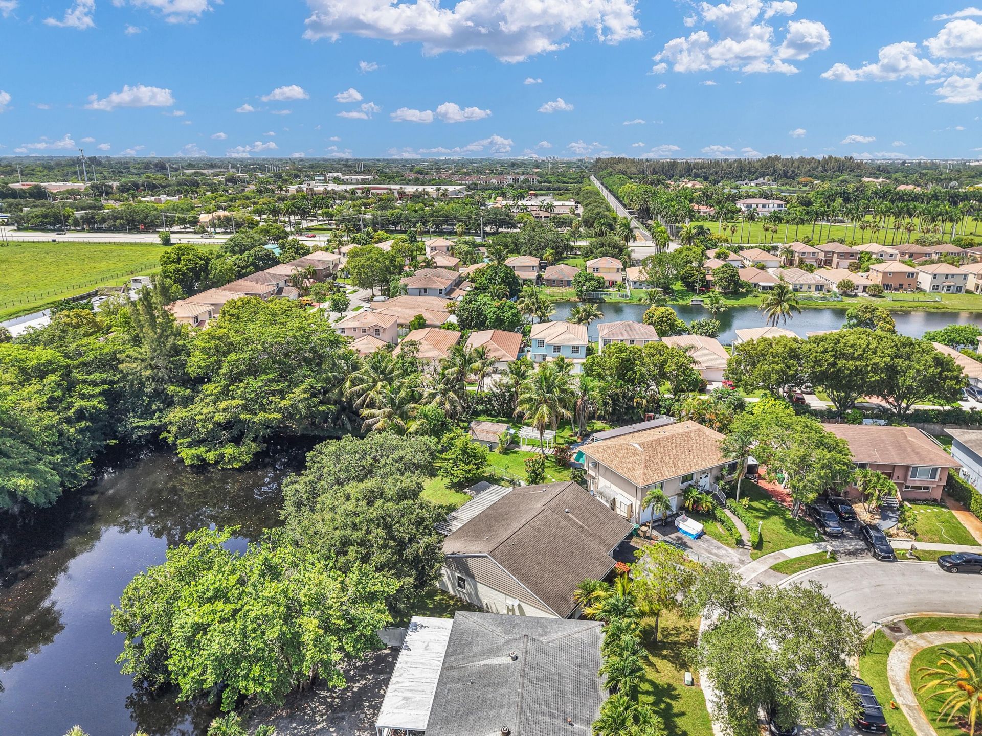 3930 NW 79th Way, Davie, FL 33024 Photo