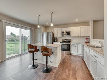 410 Settlers Cove, Tecumseh, Mi 49286