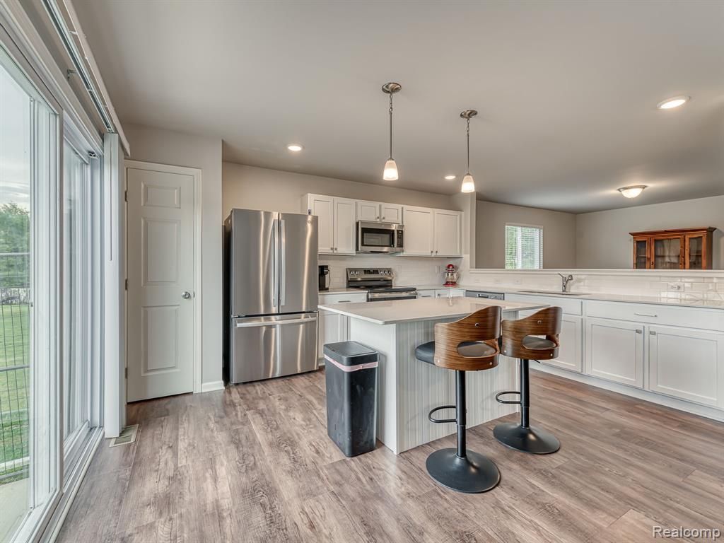 410 Settlers Cove, Tecumseh, MI 49286 Main Photo